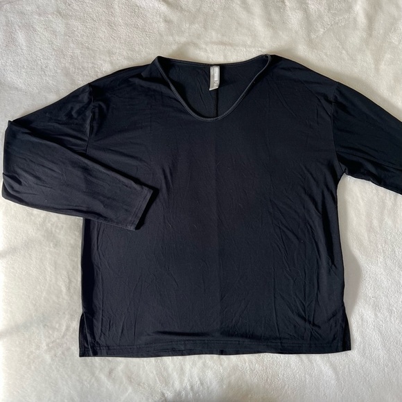 FWD Long Sleeved Tee - Picture 1 of 8